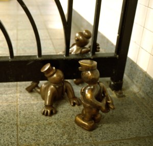 tom otterness, new york city subway station, otterness, 