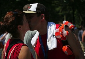 triatholon good luck kiss Nautica triathlon july 18 2010, murray head photographer