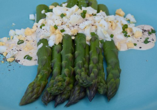 Asparagus w/ Egg Sauce*
